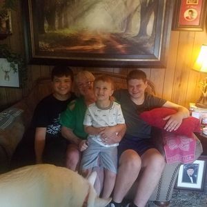 Meet your Posher, Sharon